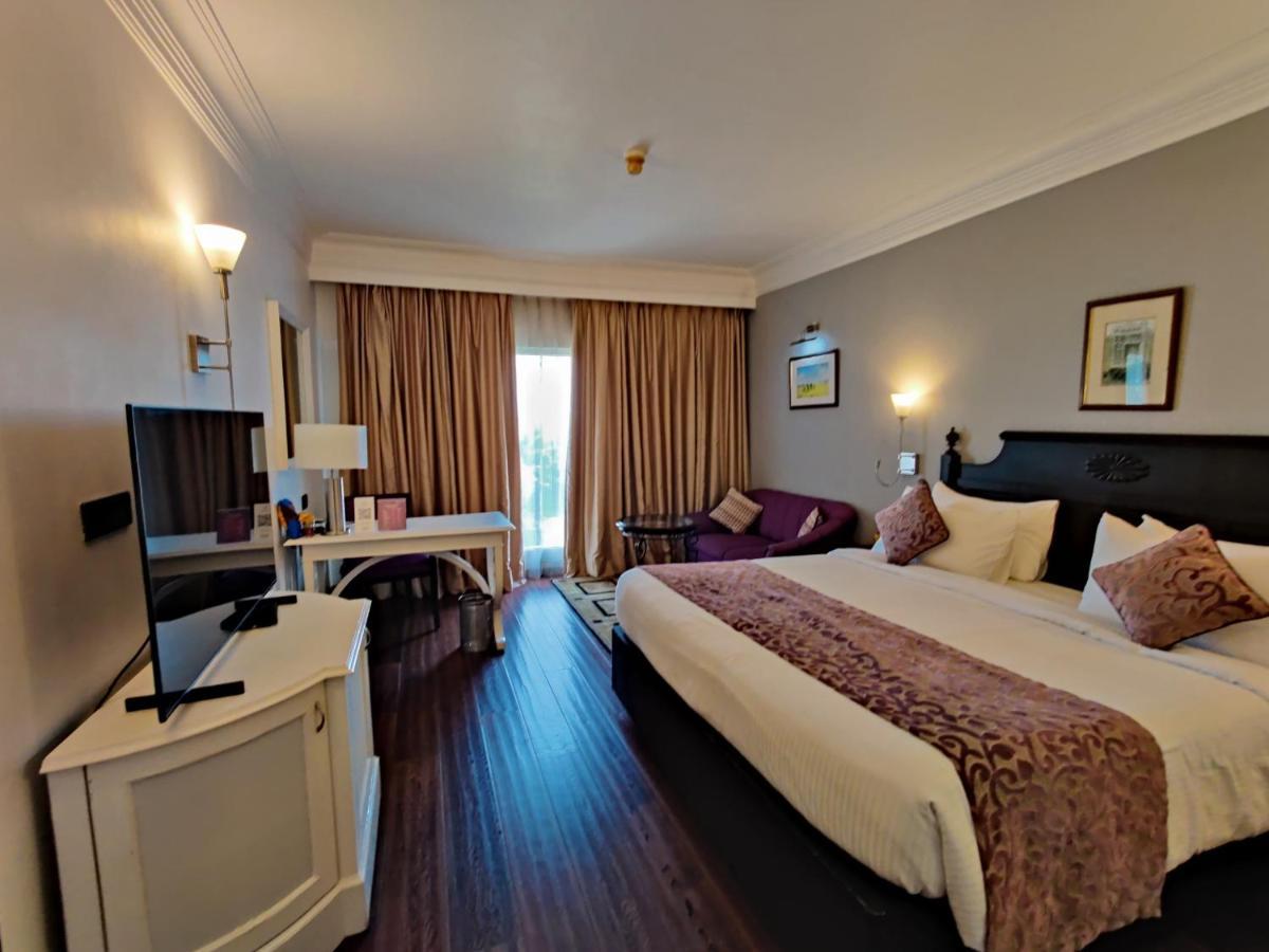 Hotel Royal Orchid Bengalúr Exteriér fotografie